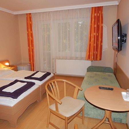 Hajdu Vendeghaz Hotel Hajduszoboszlo Phòng bức ảnh