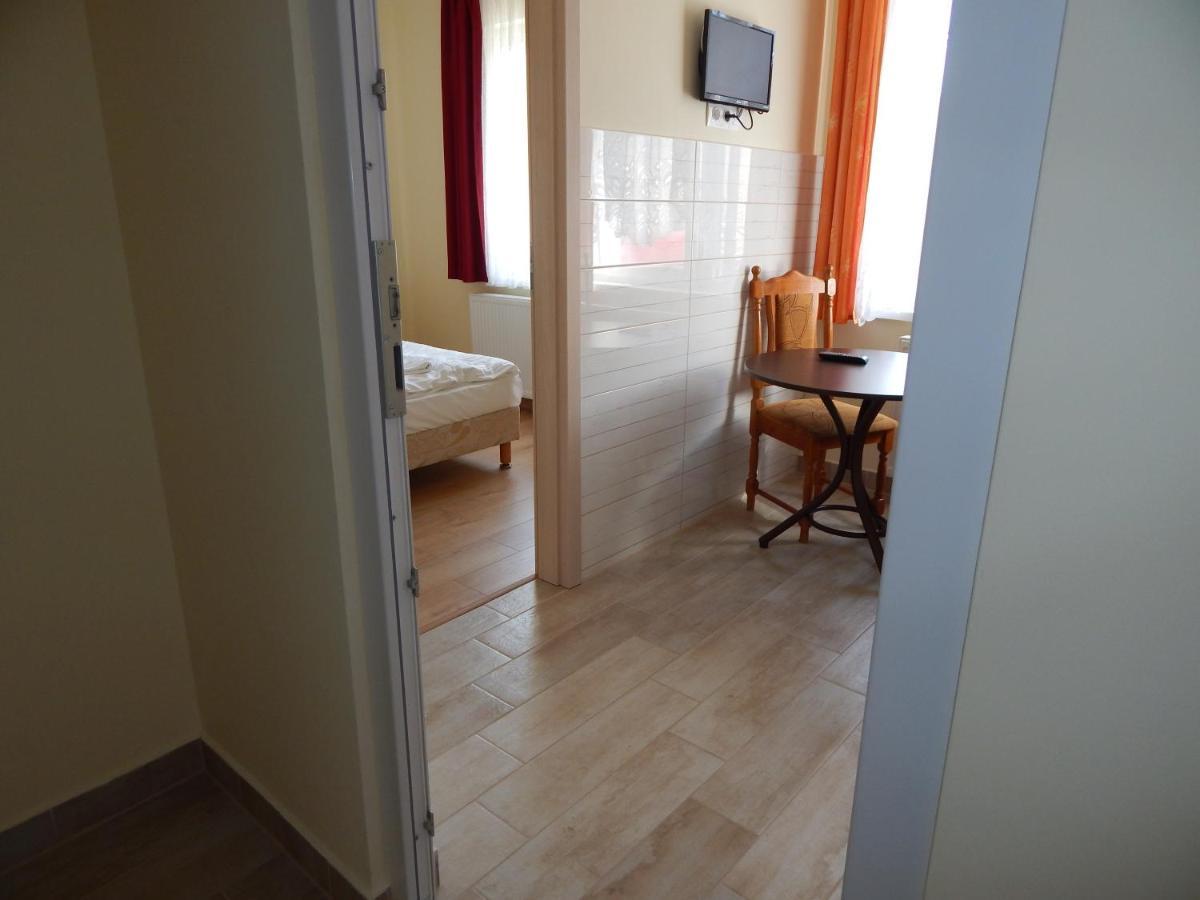 Hajdu Vendeghaz Hotel Hajduszoboszlo Ngoại thất bức ảnh