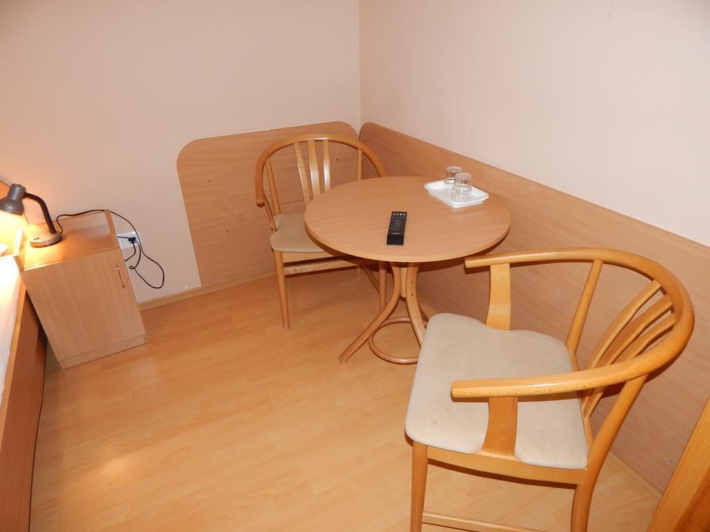 Hajdu Vendeghaz Hotel Hajduszoboszlo Phòng bức ảnh