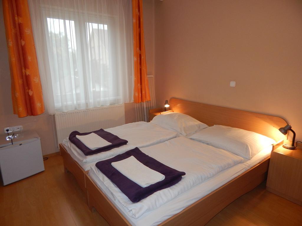Hajdu Vendeghaz Hotel Hajduszoboszlo Phòng bức ảnh